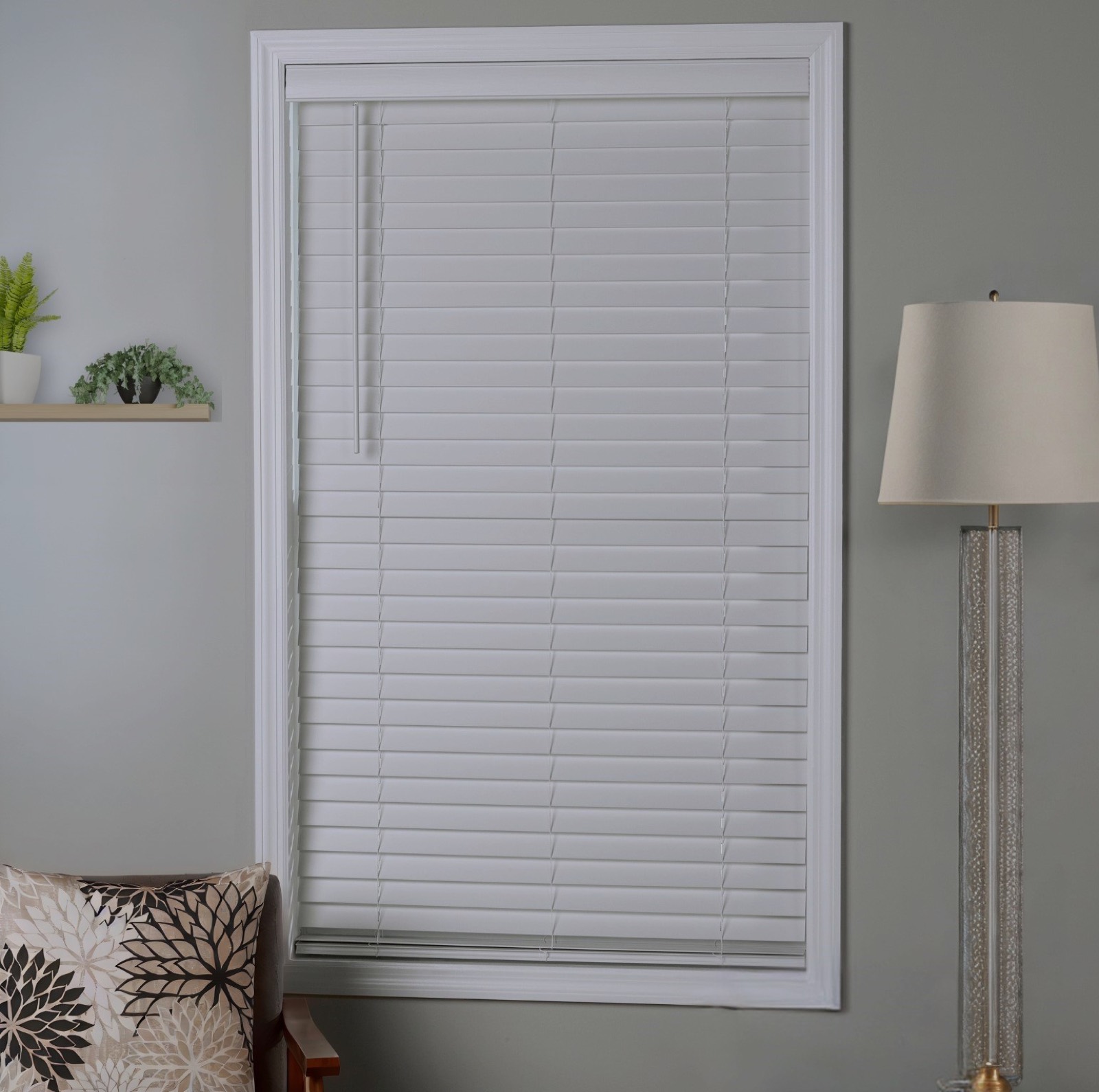 White Ashford faux wood blinds in a Delaware home